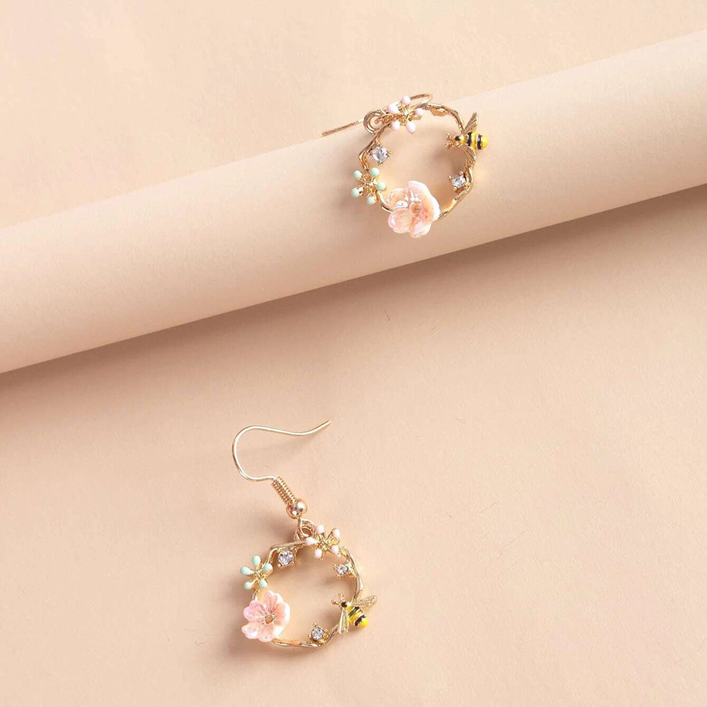 Korean fashion bee wreath Silvery needle earrings, fairy shell flower earrings