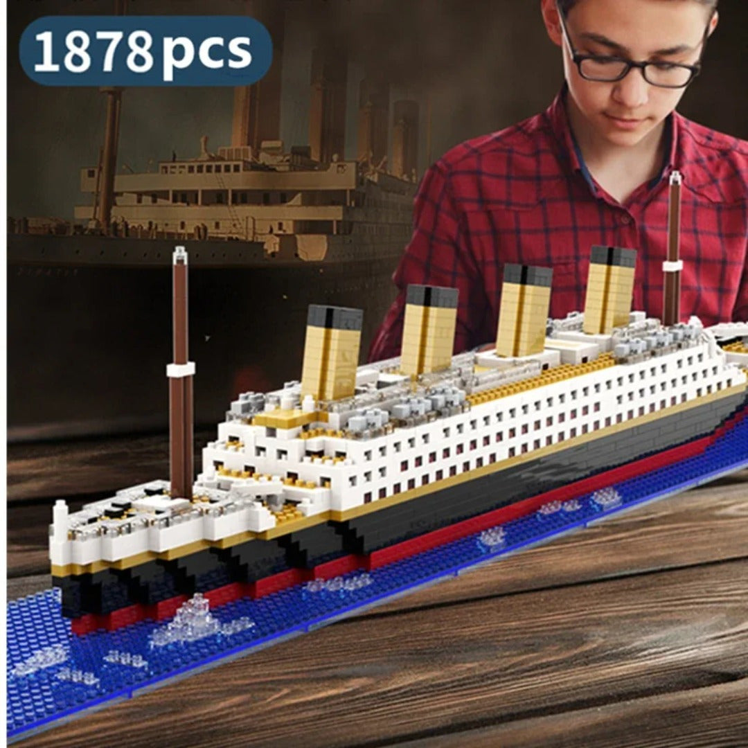 Titanic Creative Luxury Iceberg Cruise Ship Boat Wreck Set City DIY Model Building Blocks Bricks Toys Halloween Christmas Gift