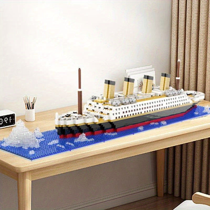 Titanic Creative Luxury Iceberg Cruise Ship Boat Wreck Set City DIY Model Building Blocks Bricks Toys Halloween Christmas Gift