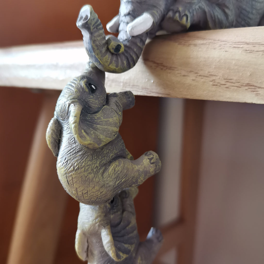 3pcs/set Adorable Elephant Hanging Decor - Resin Crafts for Home and Room Decor