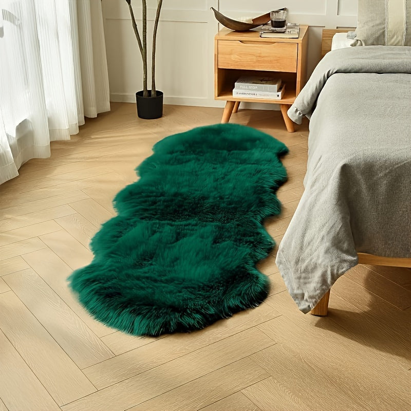 Luxurious Faux Fur Mat - Ultra-Soft, Washable Emerald Green Plush Mat for Bedroom, Living Room, or Hallway - Cozy Winter Home Decor, Hand Wash Only, 1600g/sq.m, Long & Irregular Shape, Perfect for Indoor Spaces, Bedroom Comfo