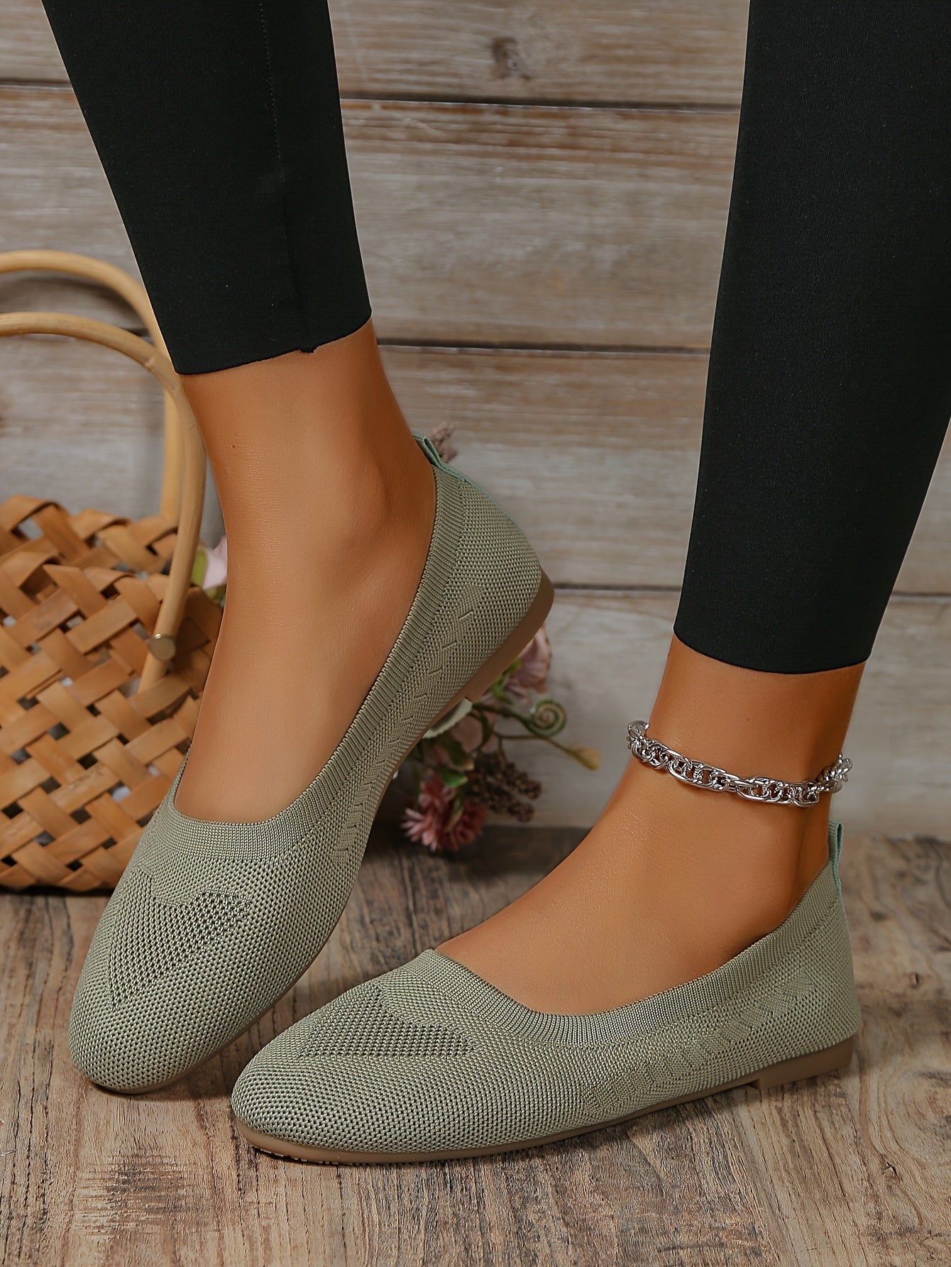 Four Seasons Large Size Women's Shoes New Breathable Casual Flat Soft Sole Comfortable Anti-slip Slip-on Lazy Shoes