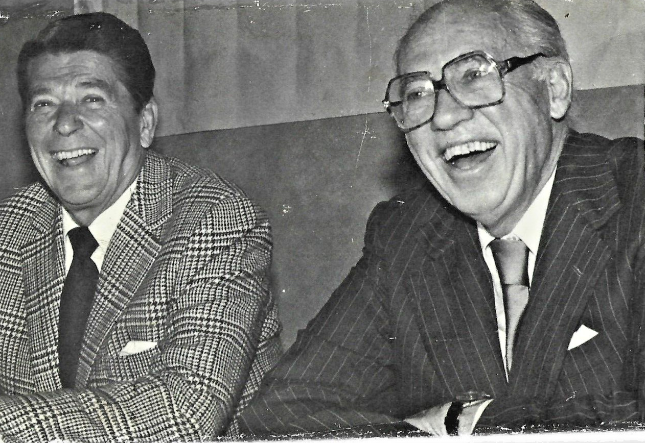 Veil : The Secret Wars of the CIA, 1981-1987 by Bob Woodward  1987  B-2