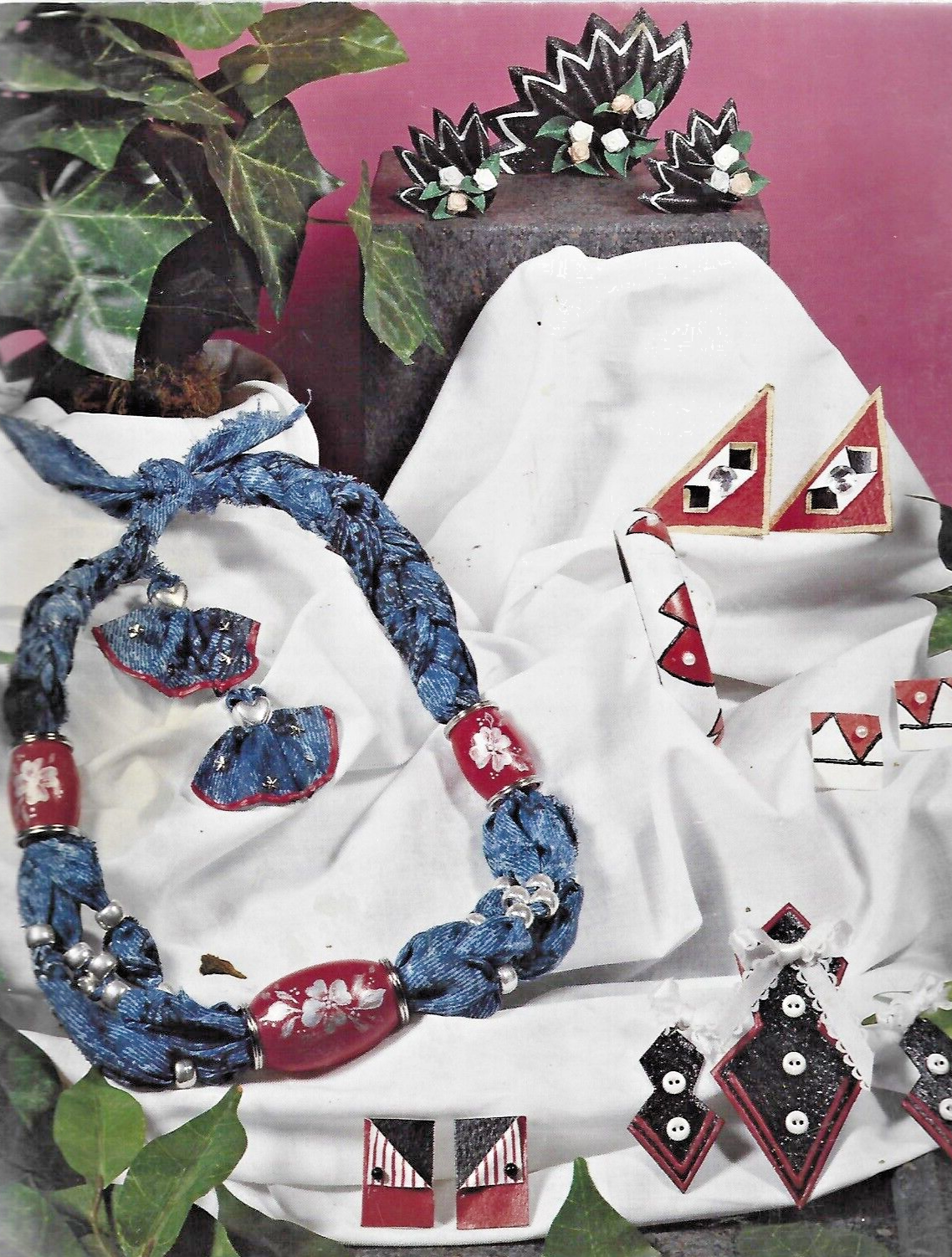 PAINTED JEWELRY by Tammy Mitchell 1989 " Very Good "                        B-18