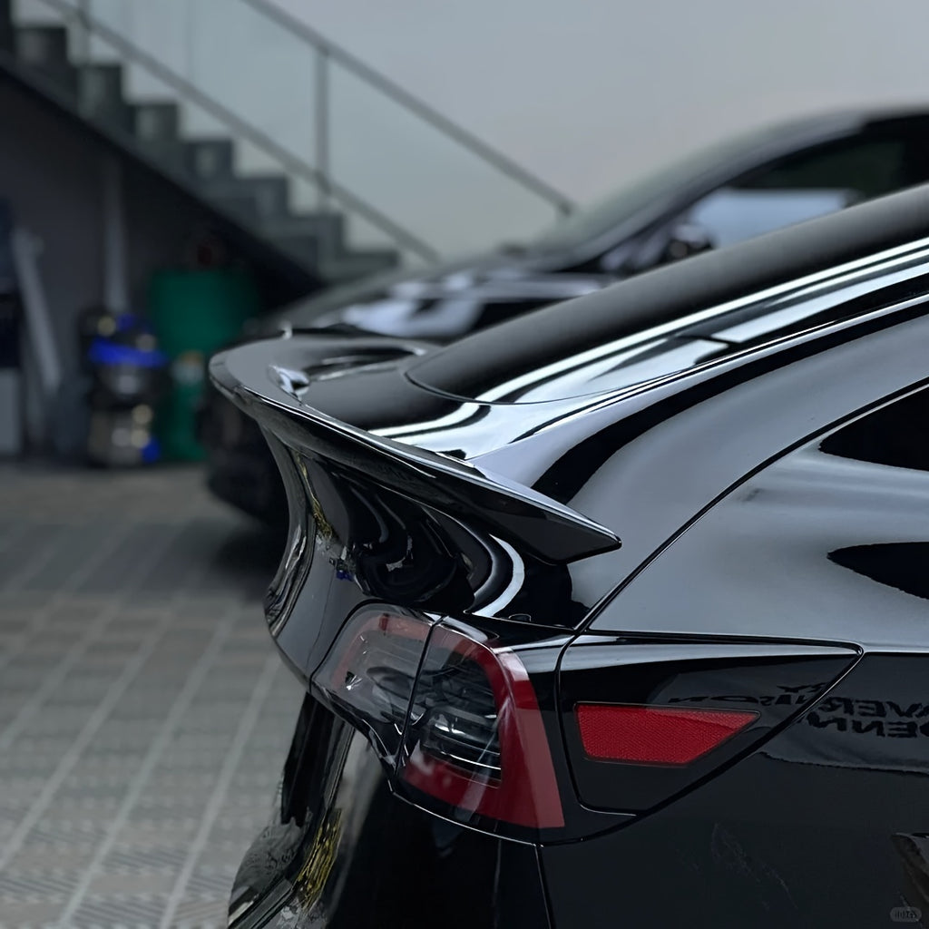 High Gloss Black Vinyl Car Wrap Roll with Free Squeegee, 19.69x78.74 inch PVC Film for Engine Hood & Motorcycle Paint Protection, Scratch-Resistant Automotive Vinyl Wrap for Various Models