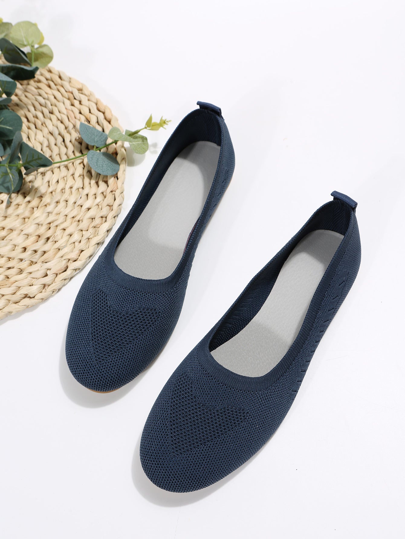 Four Seasons Large Size Women's Shoes New Breathable Casual Flat Soft Sole Comfortable Anti-slip Slip-on Lazy Shoes