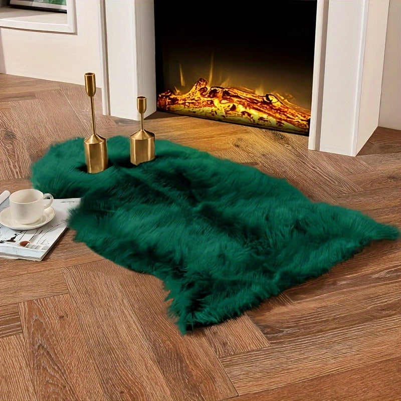 Luxurious Faux Fur Mat - Ultra-Soft, Washable Emerald Green Plush Mat for Bedroom, Living Room, or Hallway - Cozy Winter Home Decor, Hand Wash Only, 1600g/sq.m, Long & Irregular Shape, Perfect for Indoor Spaces, Bedroom Comfo