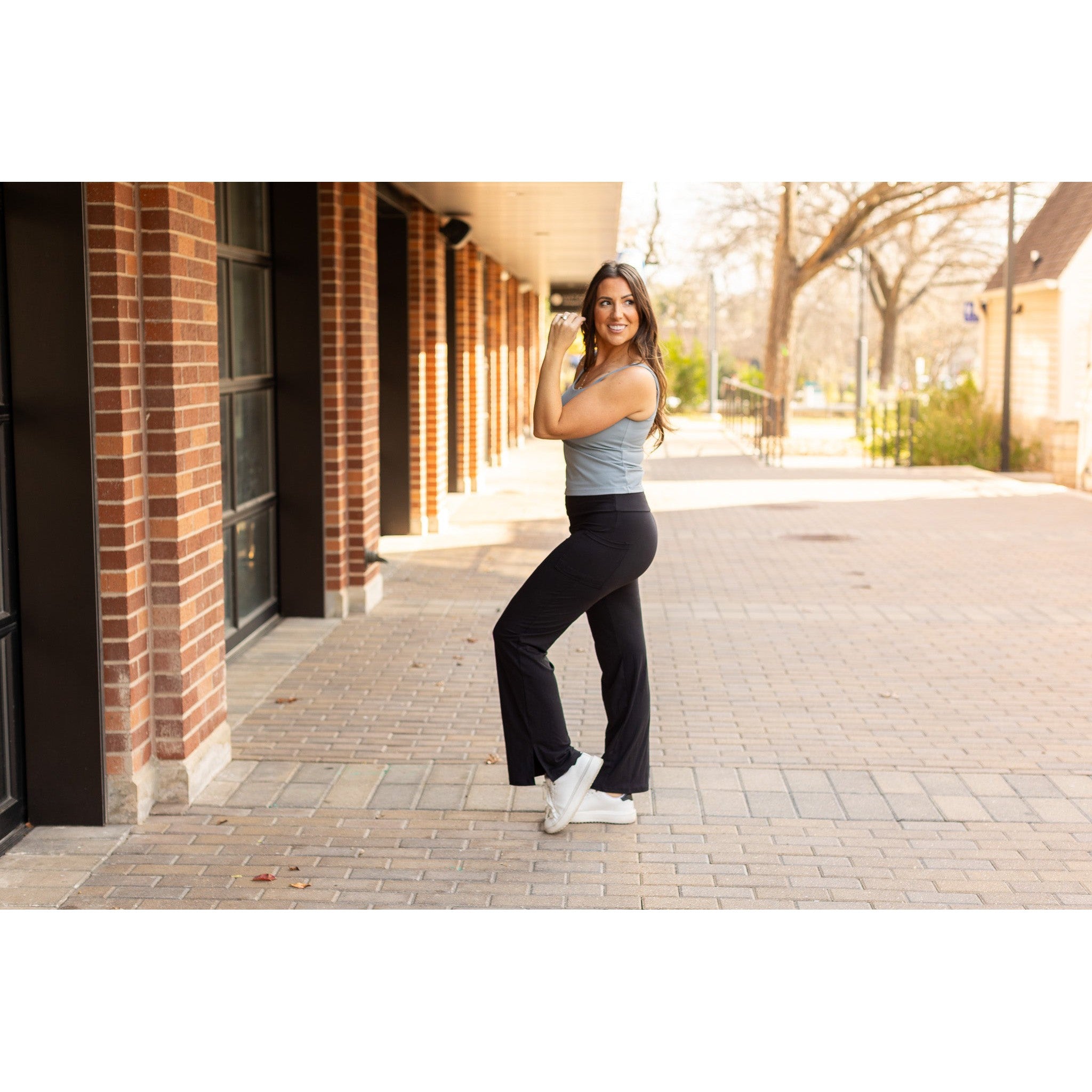 Ready to Ship  | The Rachel - Relaxed Fit Black Leggings with Pockets Round 2