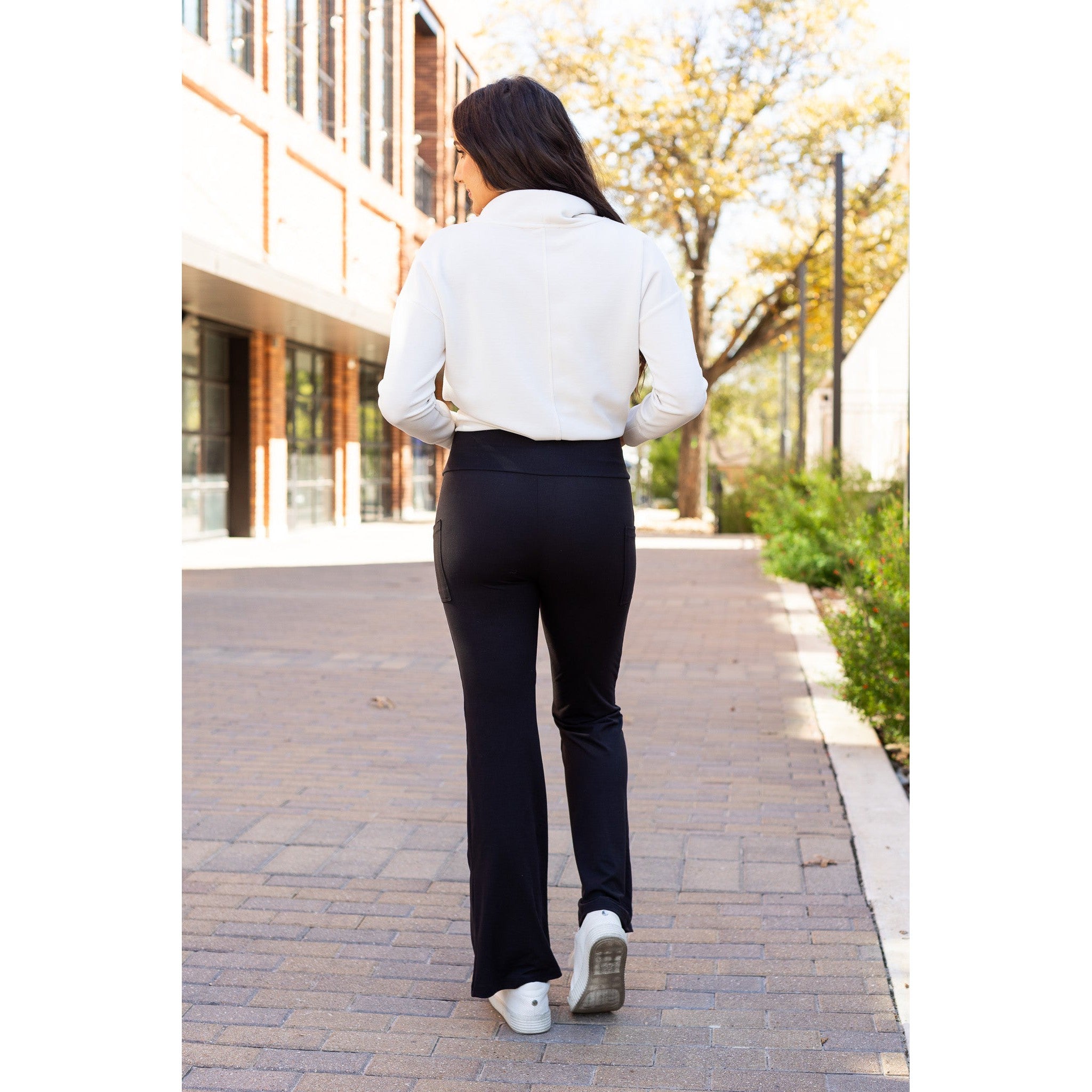 Ready to Ship | The Liz - Crossover Bootcut Leggings with Pockets