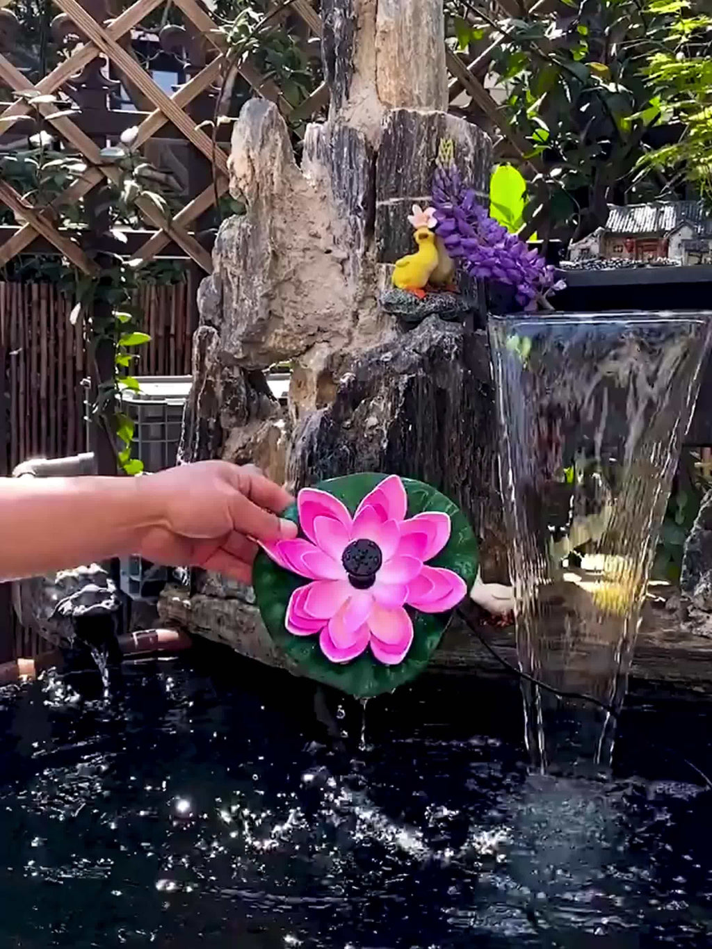 1 Set 1.5W Solar Lotus Fountain Pump, 3m/118 Inch Split Extension Cable, Upgraded To 8 Solar Fountain Nozzles, Suitable For Bird Bath, Bird Bath Drinking Water Pool, Pond And Garden Decoration Water Features (Battery Free)