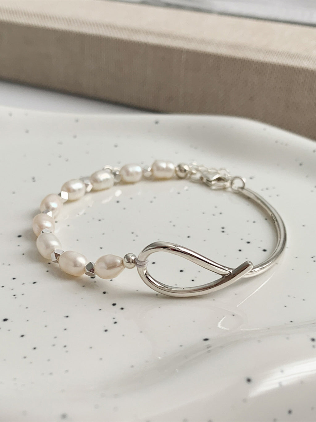 925 Sterling Silver Bracelet For Women Natural Pearl Bangle Elegant Decor Bracelet For Wedding
