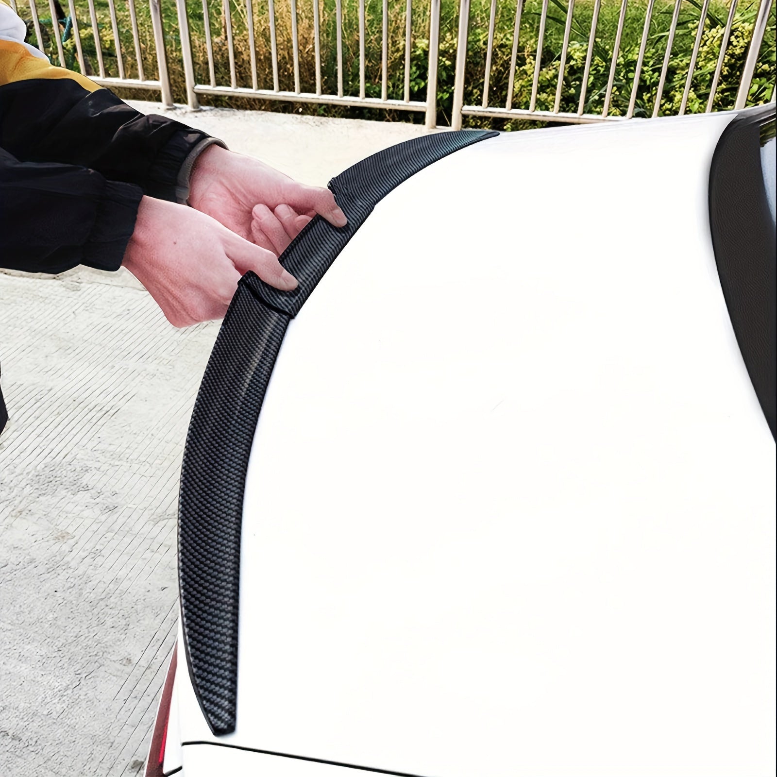 Automotive tail, external parts for automotive modification, general non-porous self-adhesive tail, carbon fiber patterned wind wing automotive external parts decoration supplies