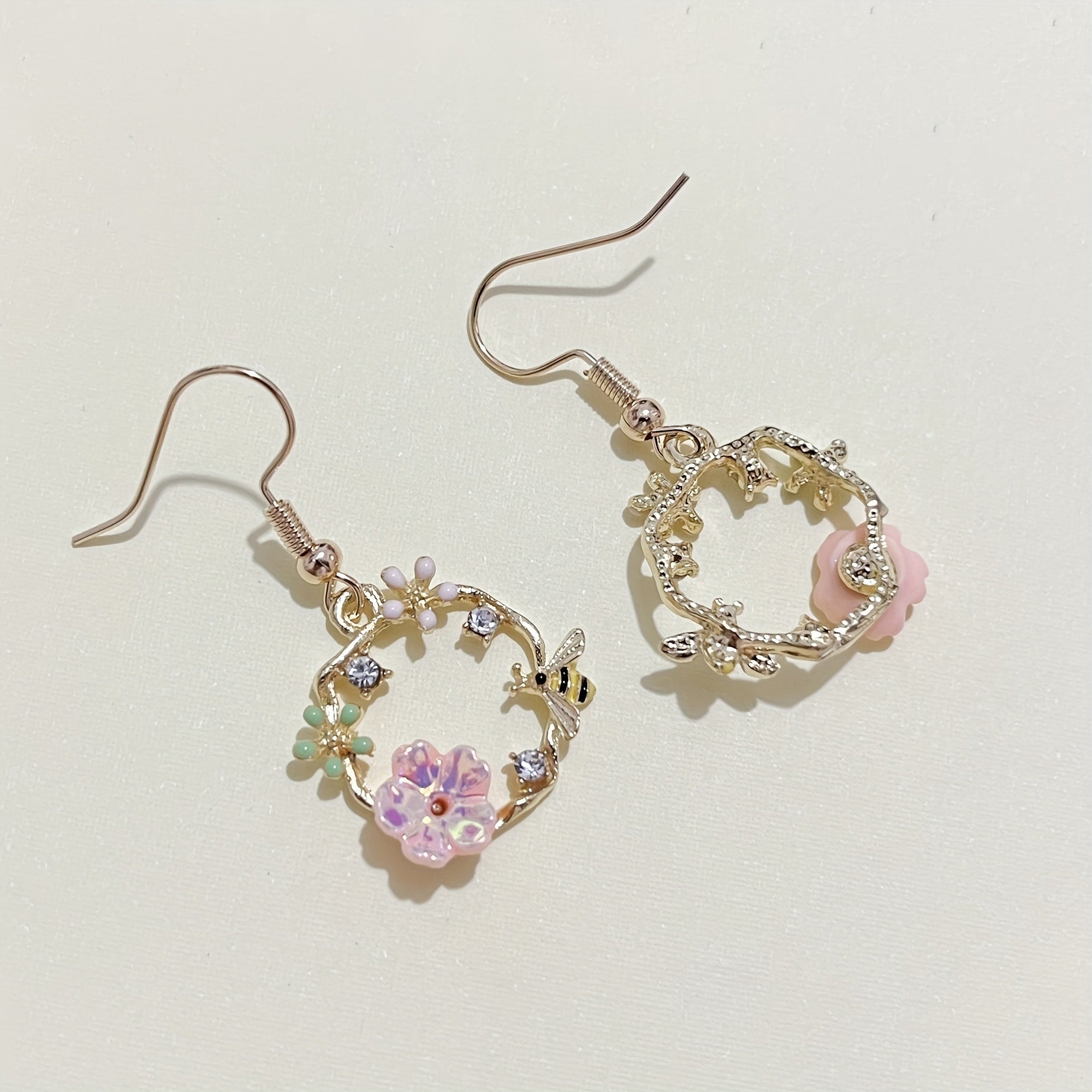 Korean fashion bee wreath Silvery needle earrings, fairy shell flower earrings