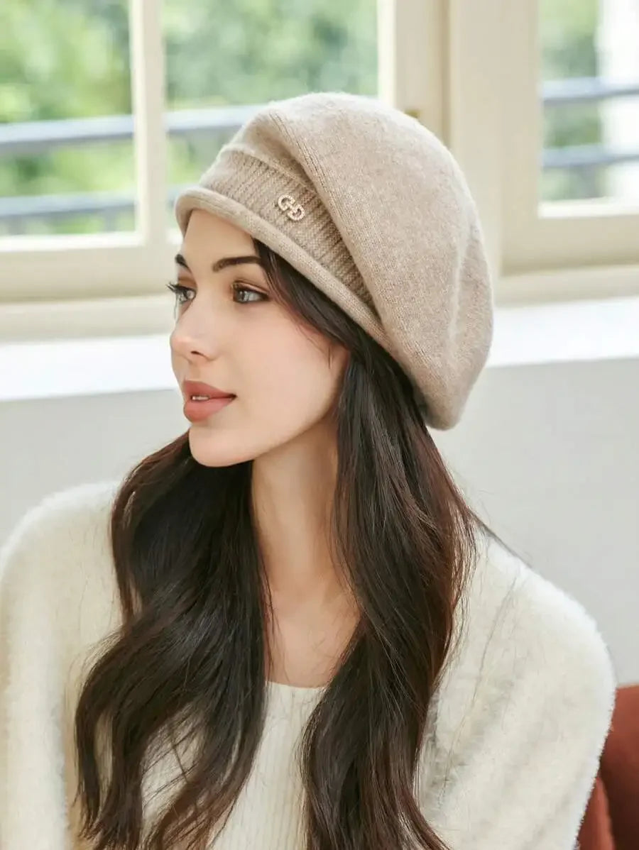 Autumn and winter fashionable women's hats, elegant berets, warm and windproof pile hats, comfortable and versatile