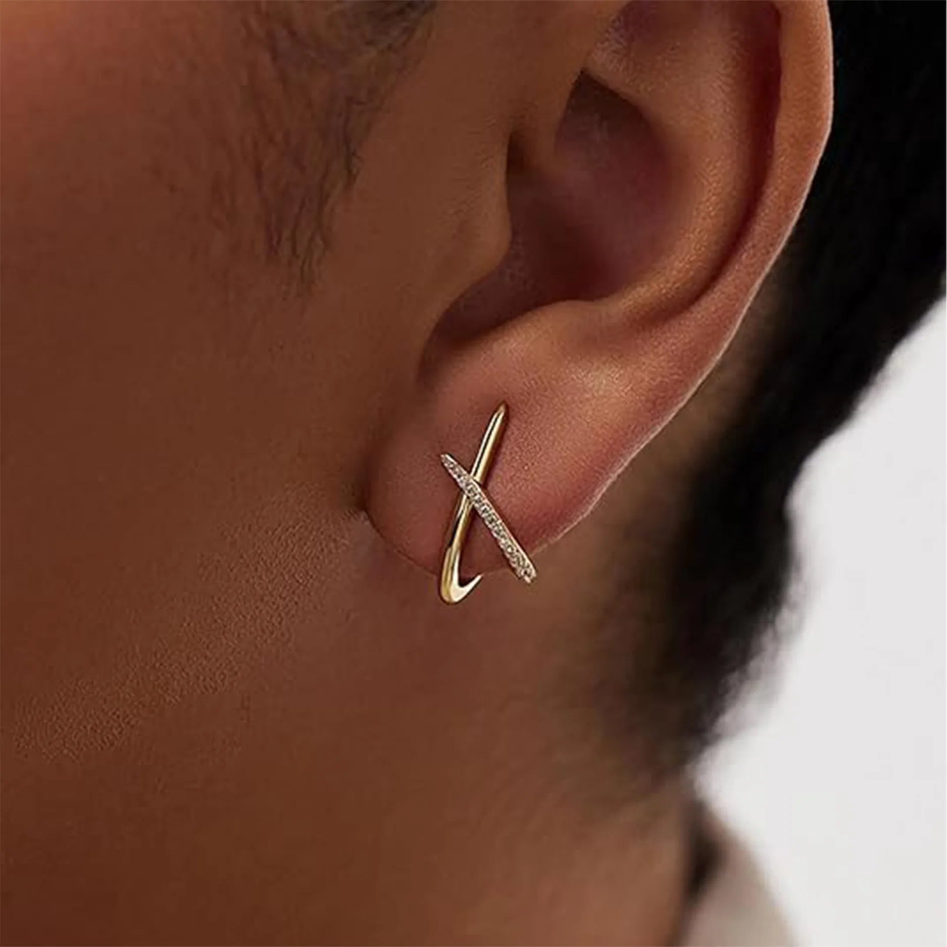 Trendy Inlaid with Rhinestones Cross Stud Earrings for Women Dainty Simple Minimalist Earring Fashion Jewelry Party Gifts