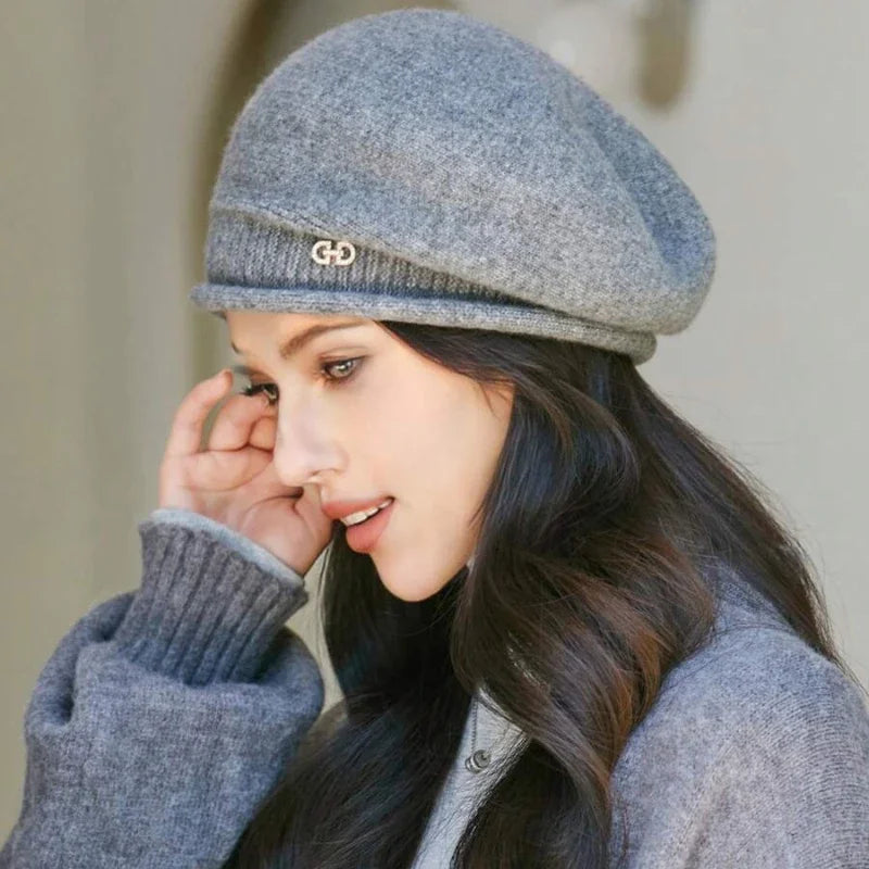 Autumn and winter fashionable women's hats, elegant berets, warm and windproof pile hats, comfortable and versatile