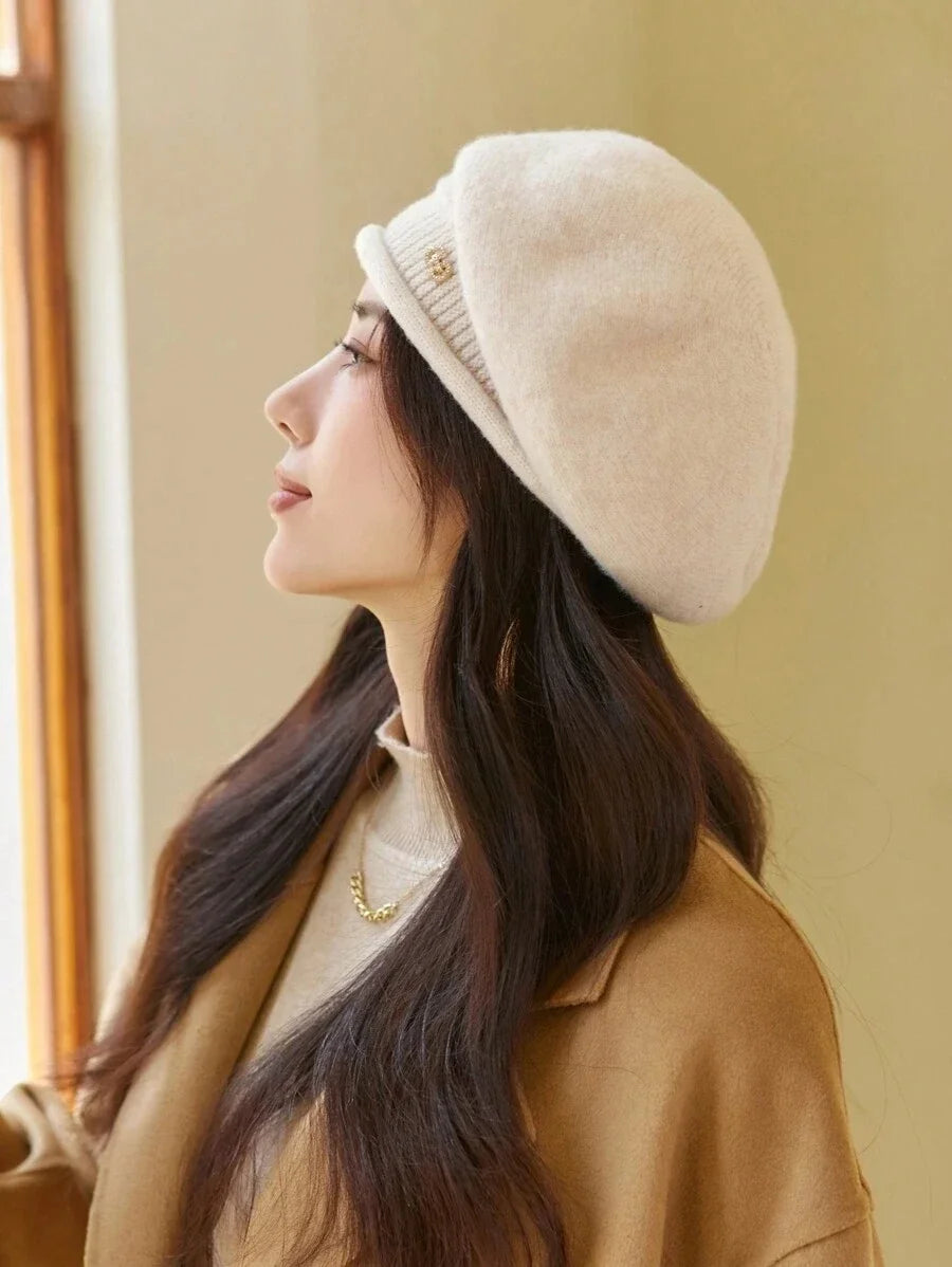 Autumn and winter fashionable women's hats, elegant berets, warm and windproof pile hats, comfortable and versatile