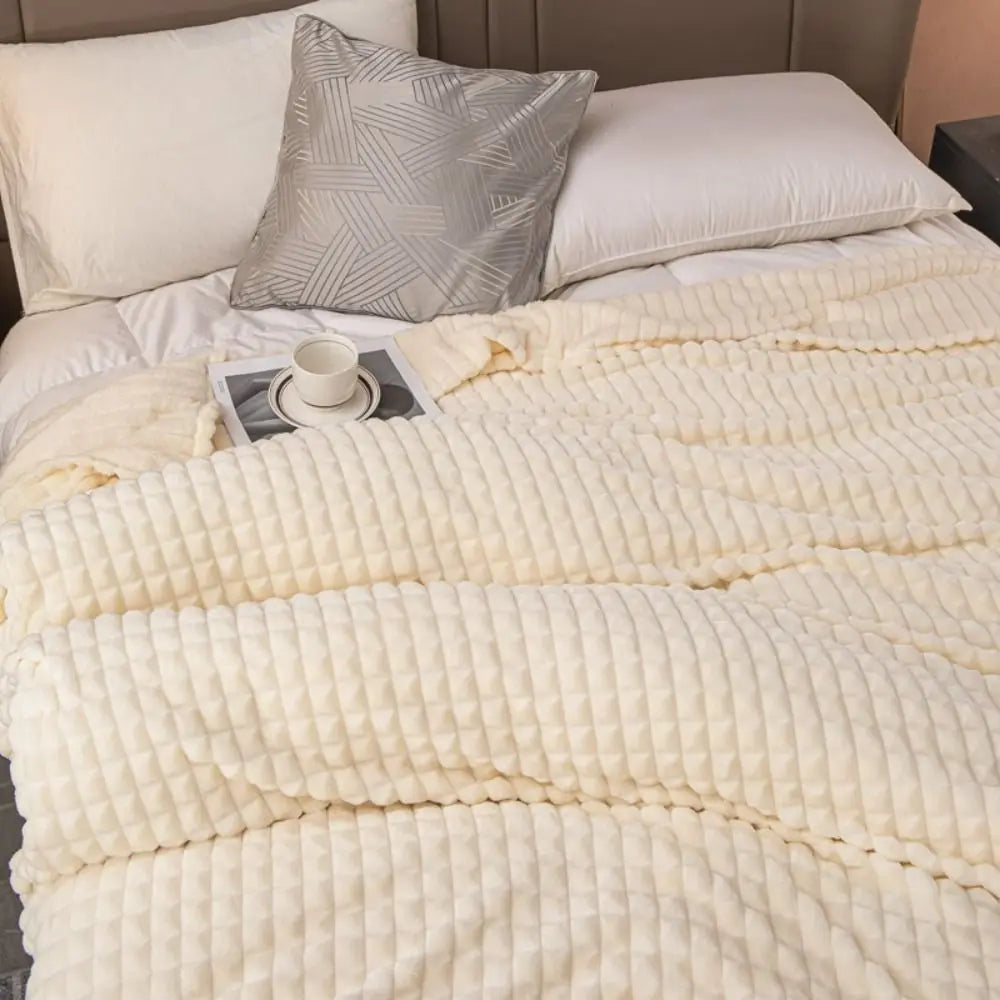 Bed Suppiles Solid Color Flannel Blanket Comfortable Thickened Sofa Blanket Soft Warm Office Nap Blanket Travel