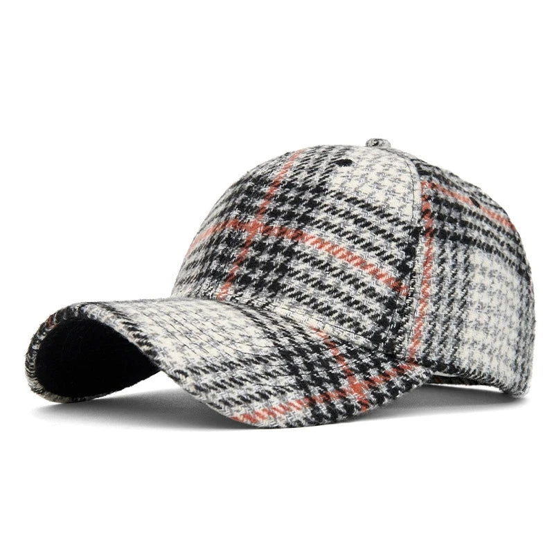 Hats for Men and Women New Classic Plaid Baseball Cap for Autumn and Winter Hard-Brimmed Face-Slimming Duckbill Cap Sun Hat