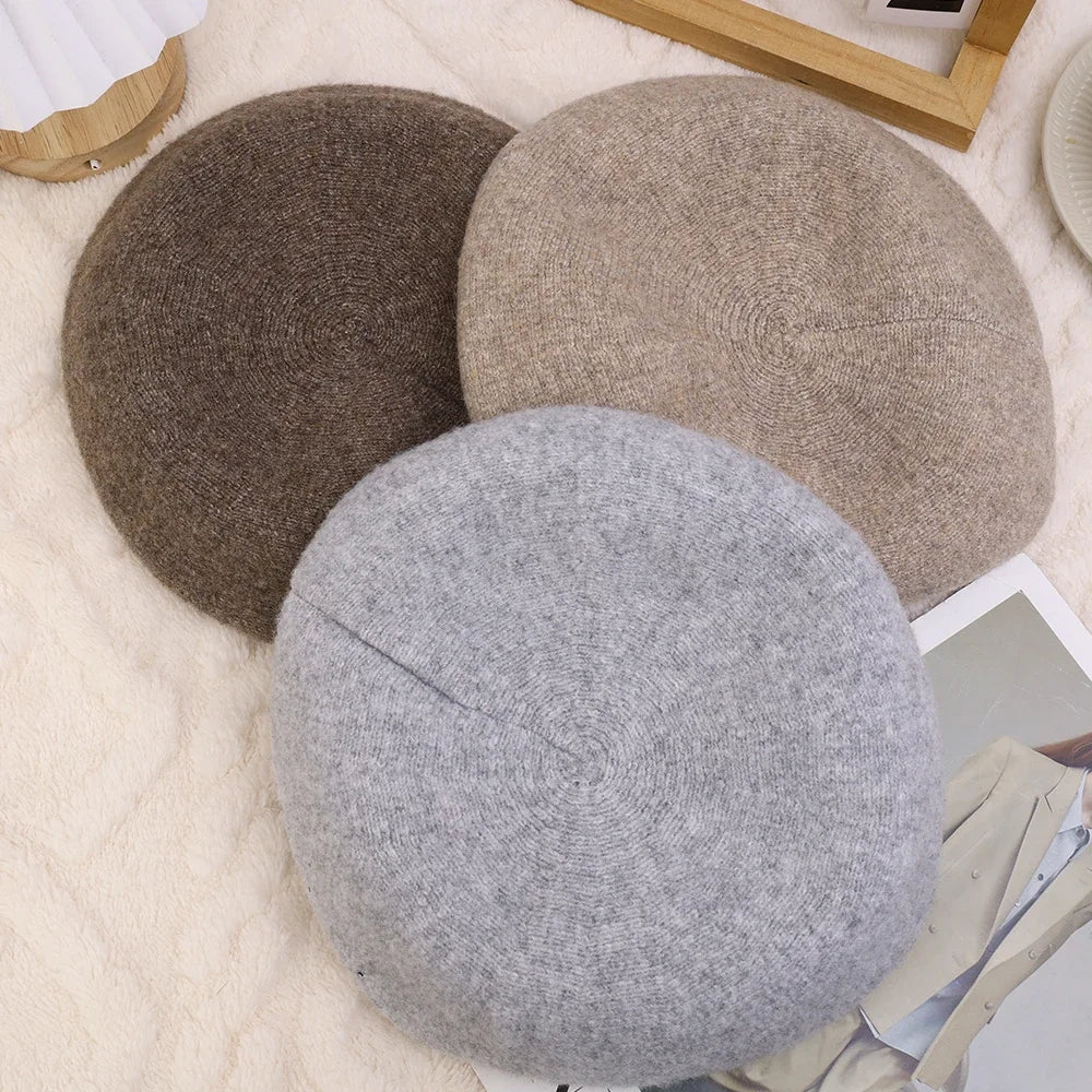 Autumn and winter fashionable women's hats, elegant berets, warm and windproof pile hats, comfortable and versatile