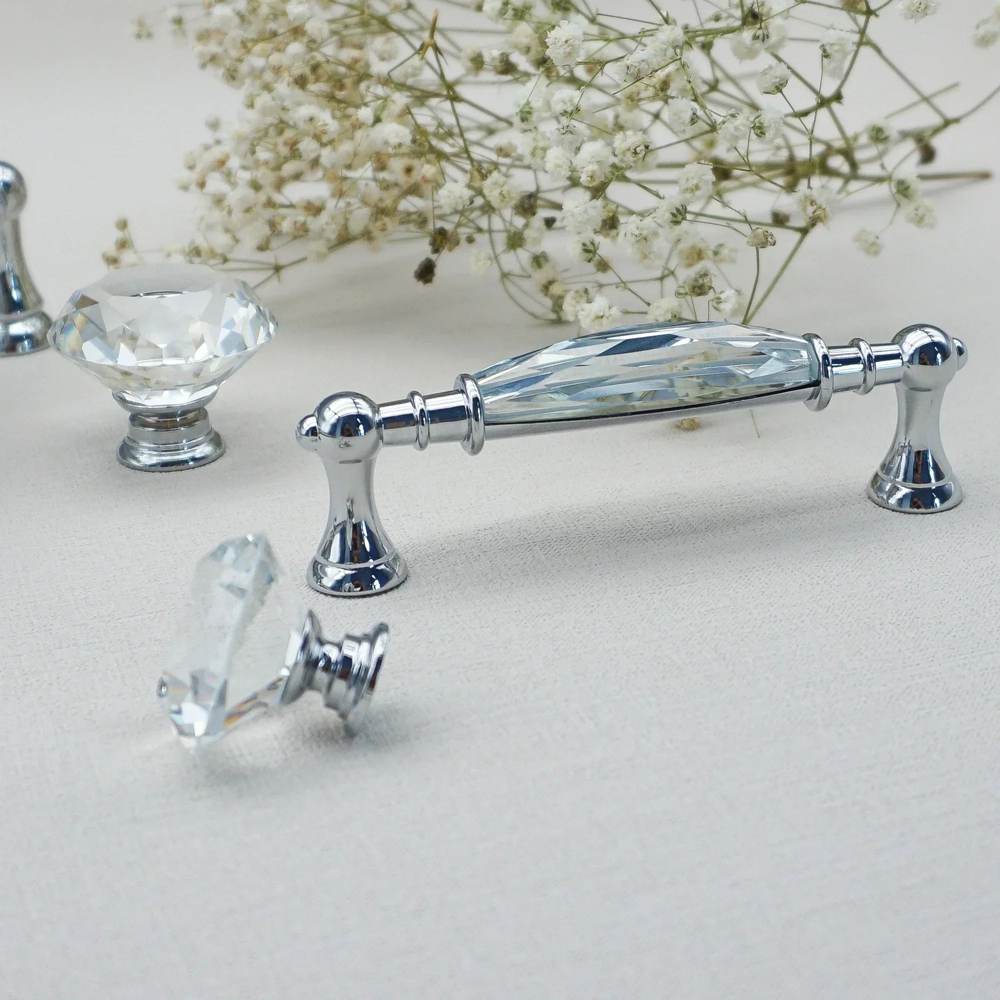 Luxury Gold Chrome Cabinet Handles – Modern Zinc Alloy and Crystal Glass Drawer Knobs for Wardrobes and Dressers