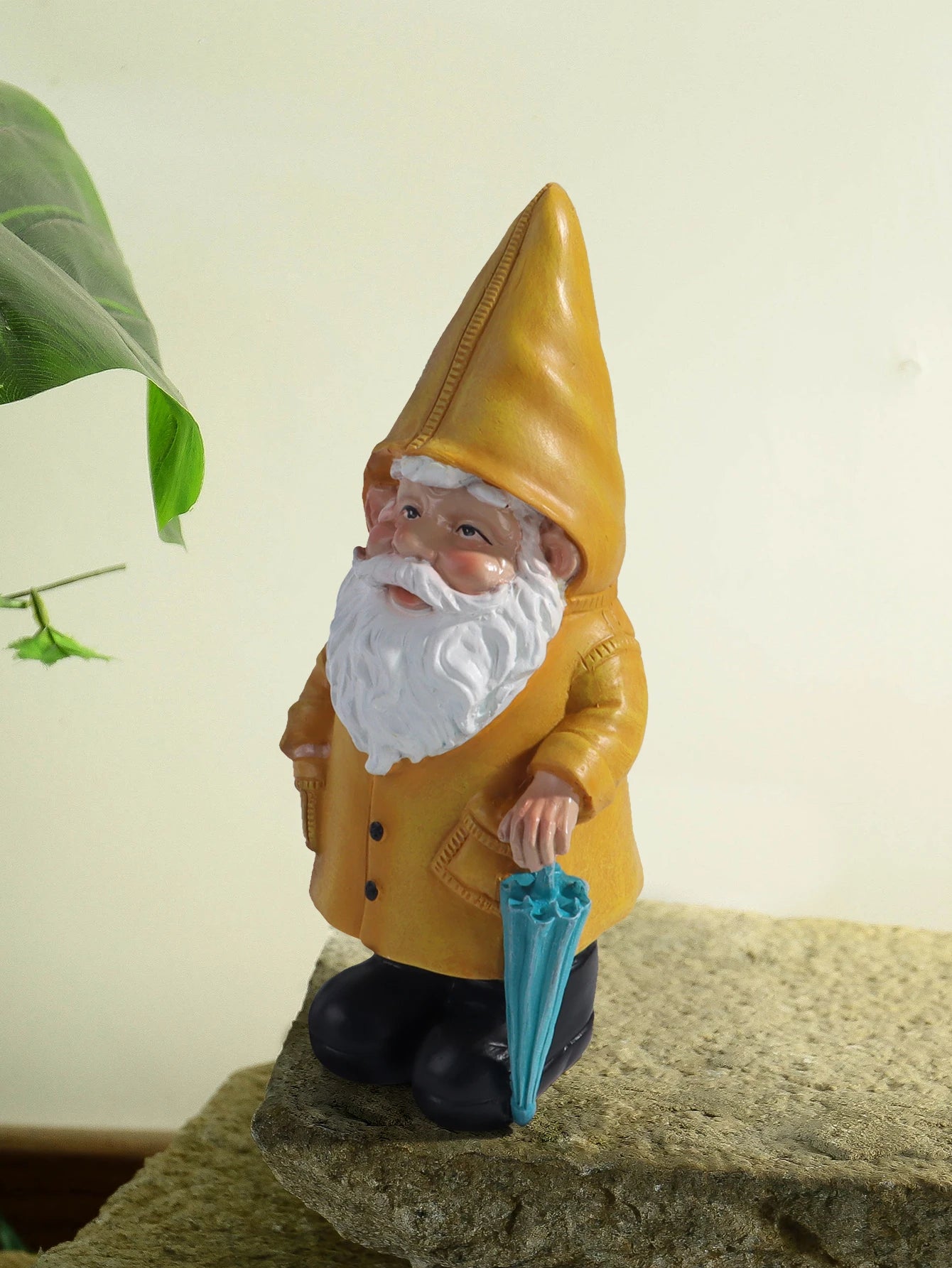 Garden Gnome Statue, Yellow Gnome with Umbrella, Outdoor Landscape Decoration, Garden, Courtyard, and Lawn Decor