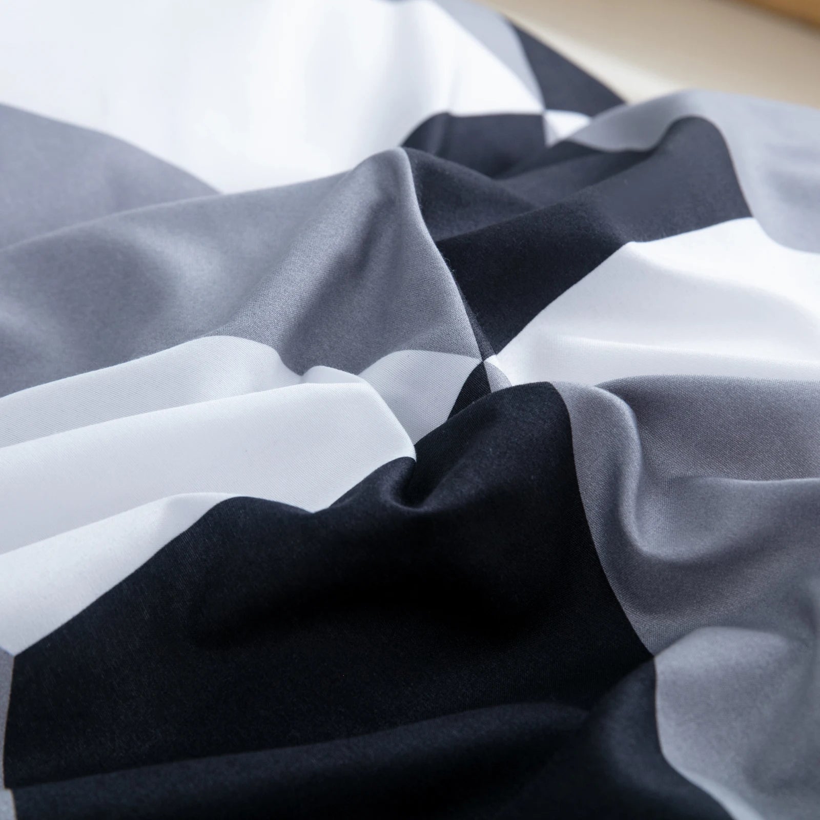 2 Pillowcases + 1 Duvet Cover, Polyester Geometric Print Black and White Diamond-Shaped Bedspread 3-Piece Set, Ultra-Soft and Comfortable Polyester Breathable Bedding Duvet Set, Suitable for Bedrooms and Guesthouses (Bedsprea