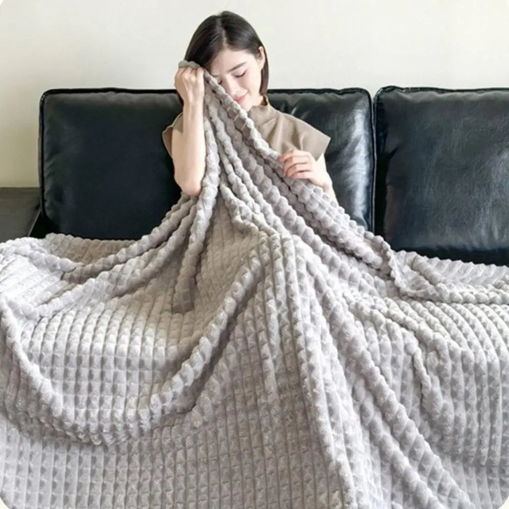 Bed Suppiles Solid Color Flannel Blanket Comfortable Thickened Sofa Blanket Soft Warm Office Nap Blanket Travel