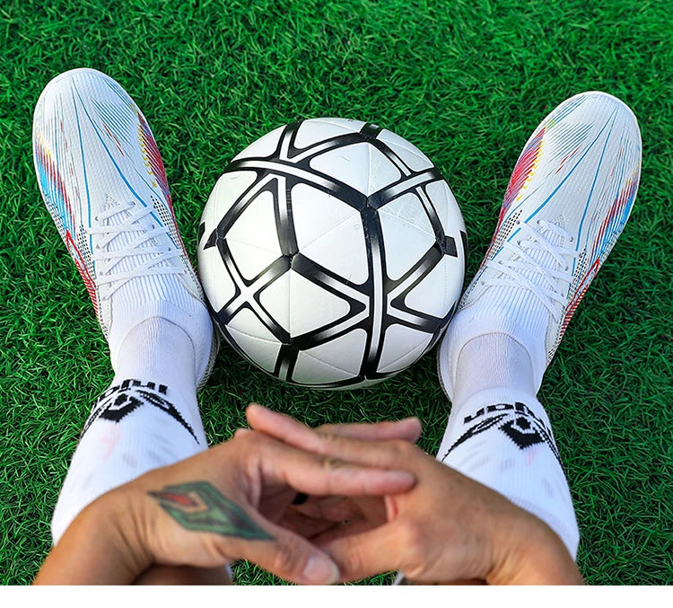 New High-Quality Sports Shoes with Strong Grip, Non-Slip and Wear-Resistant, Special Football Shoes for Youth and Adults for Competition and Training