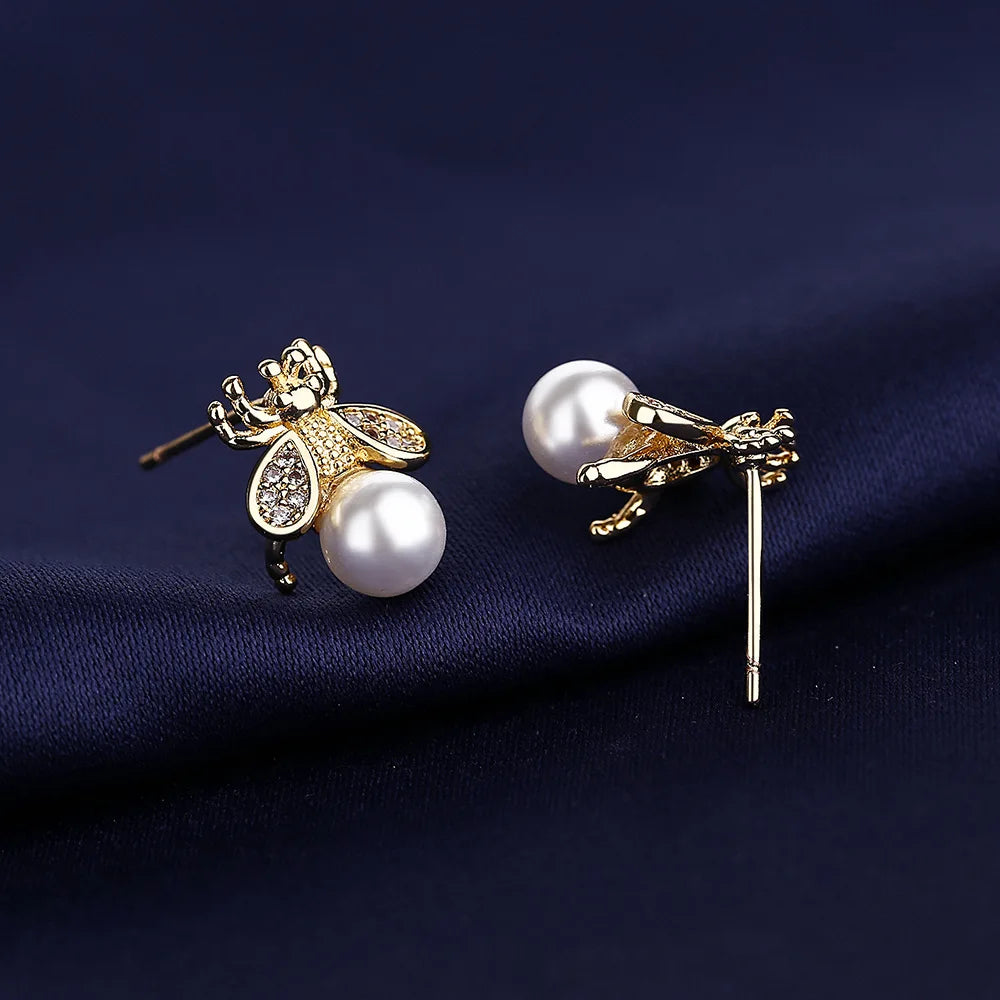 Fashion Bee Pearl Earrings Are Simple, Small and Delicate, Fashion Earrings Are Elegant, Crystal Earrings Are Women's Gifts