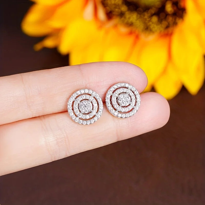 A pair of circular earrings, fashionable and personalized, suitable for attending banquets, parties, and holiday gifts - no box