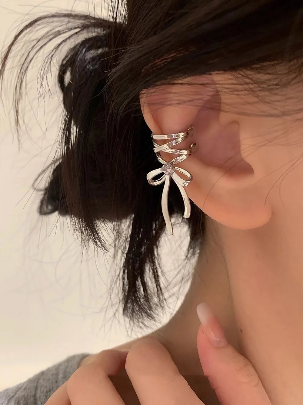 New Elegant Aesthetics Bow Knot Clip Earrings Women Non-Piercing Ear Clips Ballet Ribbon Style Ear Cuff Fashion Earrings Jewelry