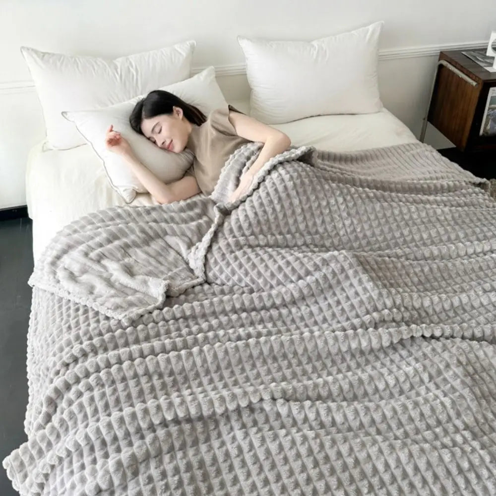 Bed Suppiles Solid Color Flannel Blanket Comfortable Thickened Sofa Blanket Soft Warm Office Nap Blanket Travel