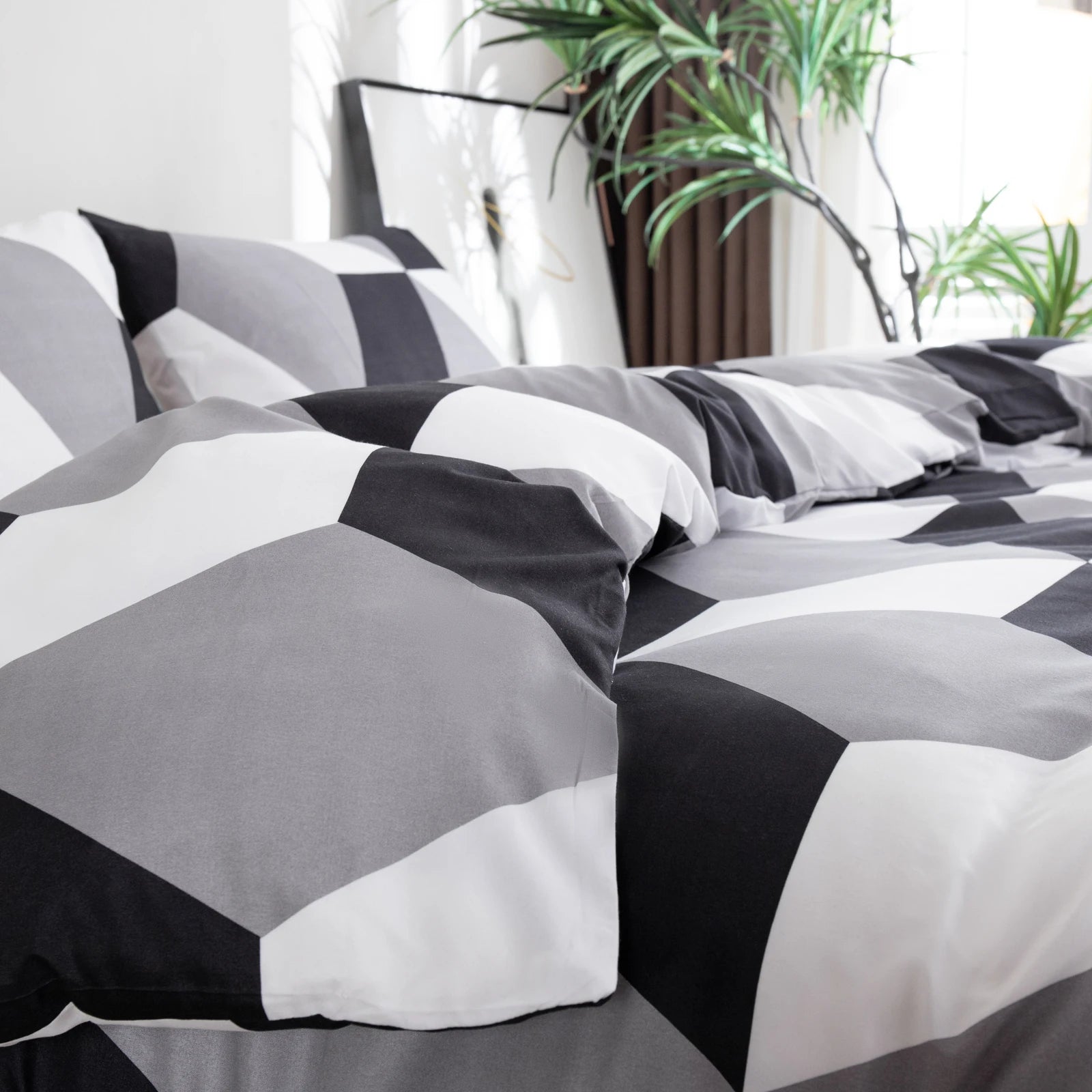 2 Pillowcases + 1 Duvet Cover, Polyester Geometric Print Black and White Diamond-Shaped Bedspread 3-Piece Set, Ultra-Soft and Comfortable Polyester Breathable Bedding Duvet Set, Suitable for Bedrooms and Guesthouses (Bedsprea