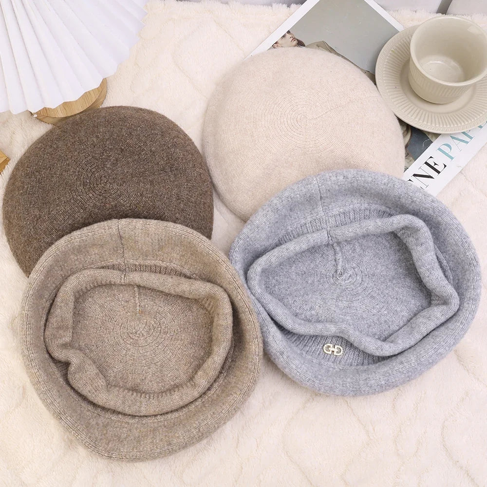 Autumn and winter fashionable women's hats, elegant berets, warm and windproof pile hats, comfortable and versatile
