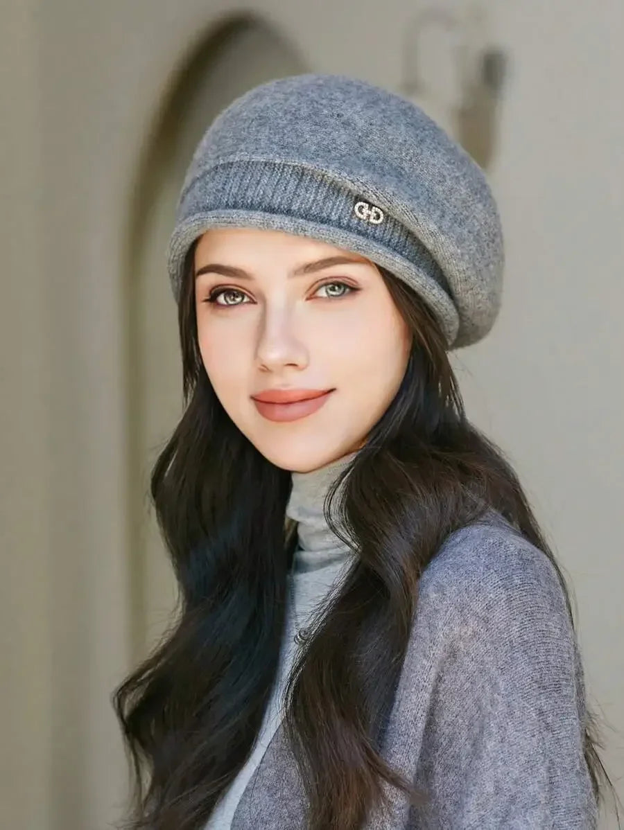 Autumn and winter fashionable women's hats, elegant berets, warm and windproof pile hats, comfortable and versatile