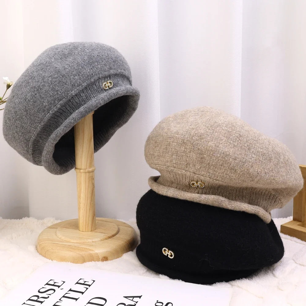 Autumn and winter fashionable women's hats, elegant berets, warm and windproof pile hats, comfortable and versatile