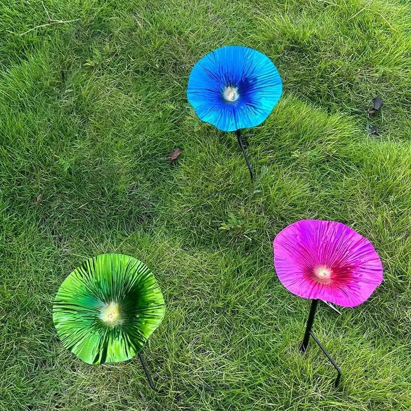 Bird waterer and feeding station Outdoor Bird Bath Pole Water Feeder Flower Shape Decorative Feeding Station Garden Decor