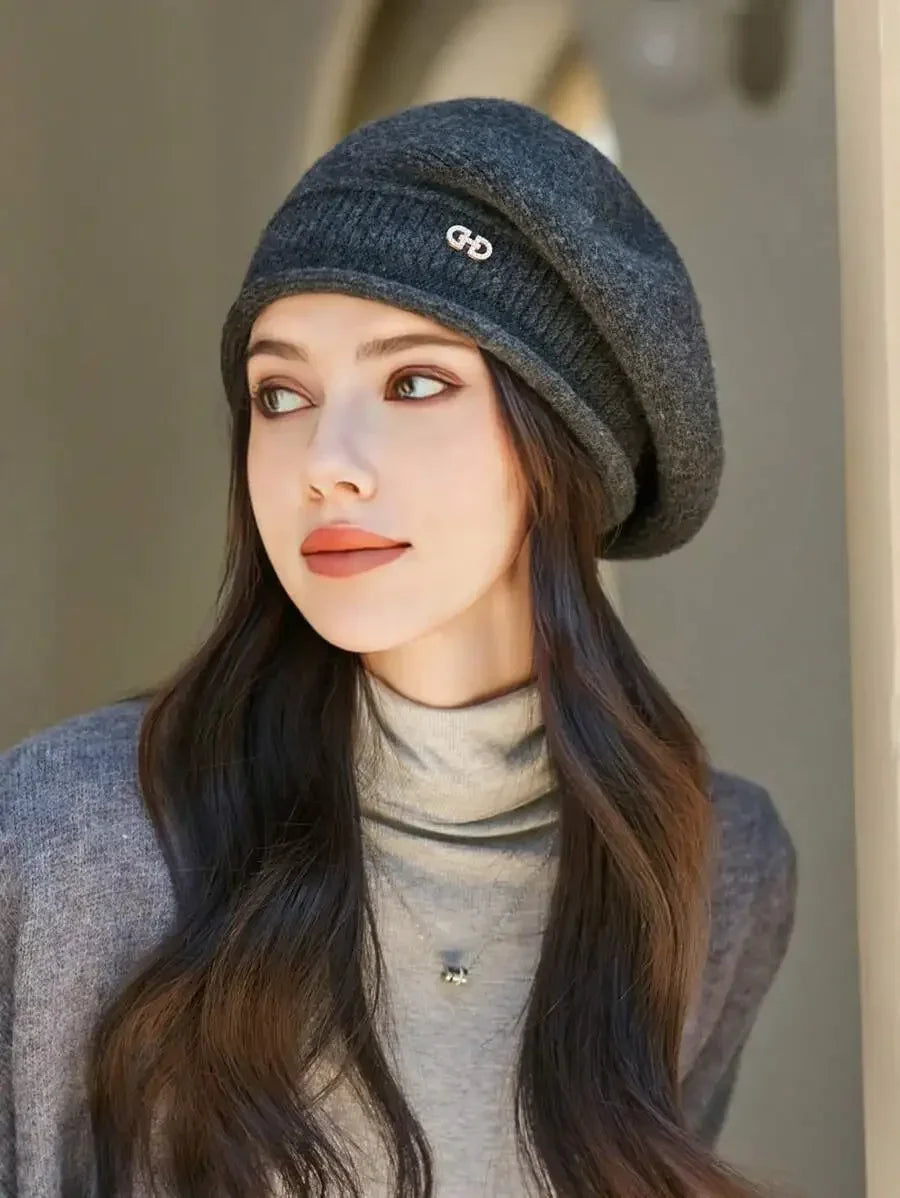 Autumn and winter fashionable women's hats, elegant berets, warm and windproof pile hats, comfortable and versatile