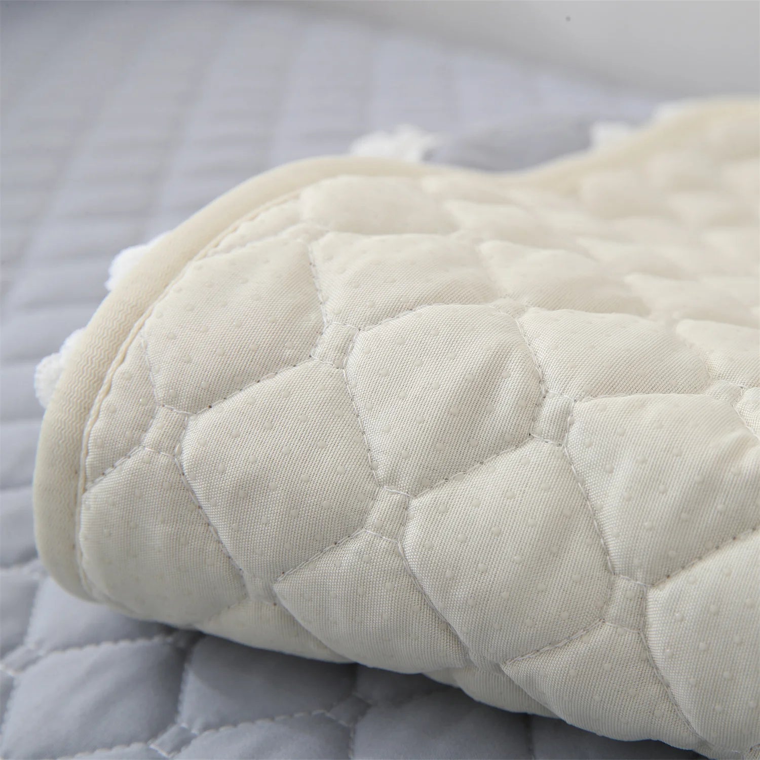 Quilted Sofa Cover Dogs Pets Kid Anti-Slip Couch Covers Anti-wear Slipcovers Furniture Protector Seat Cover