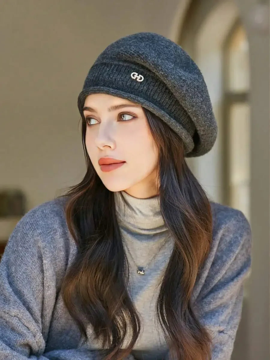 Autumn and winter fashionable women's hats, elegant berets, warm and windproof pile hats, comfortable and versatile