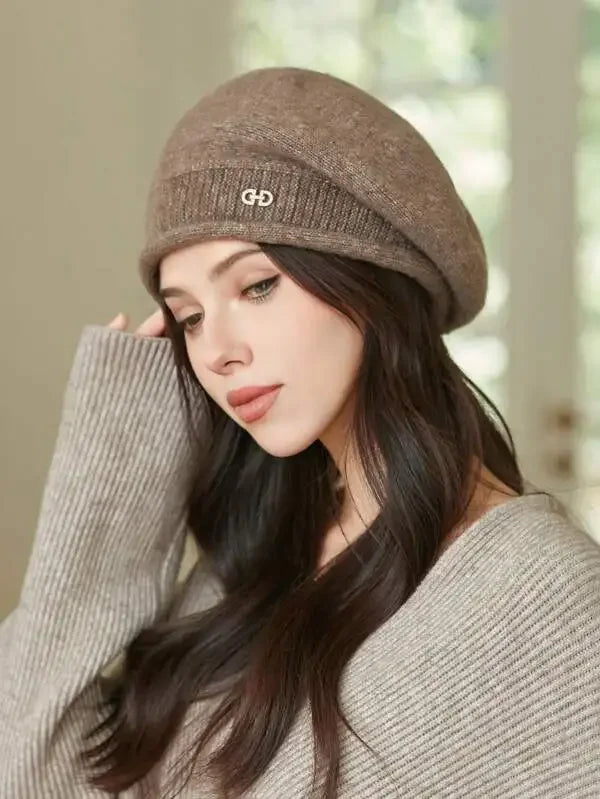 Autumn and winter fashionable women's hats, elegant berets, warm and windproof pile hats, comfortable and versatile