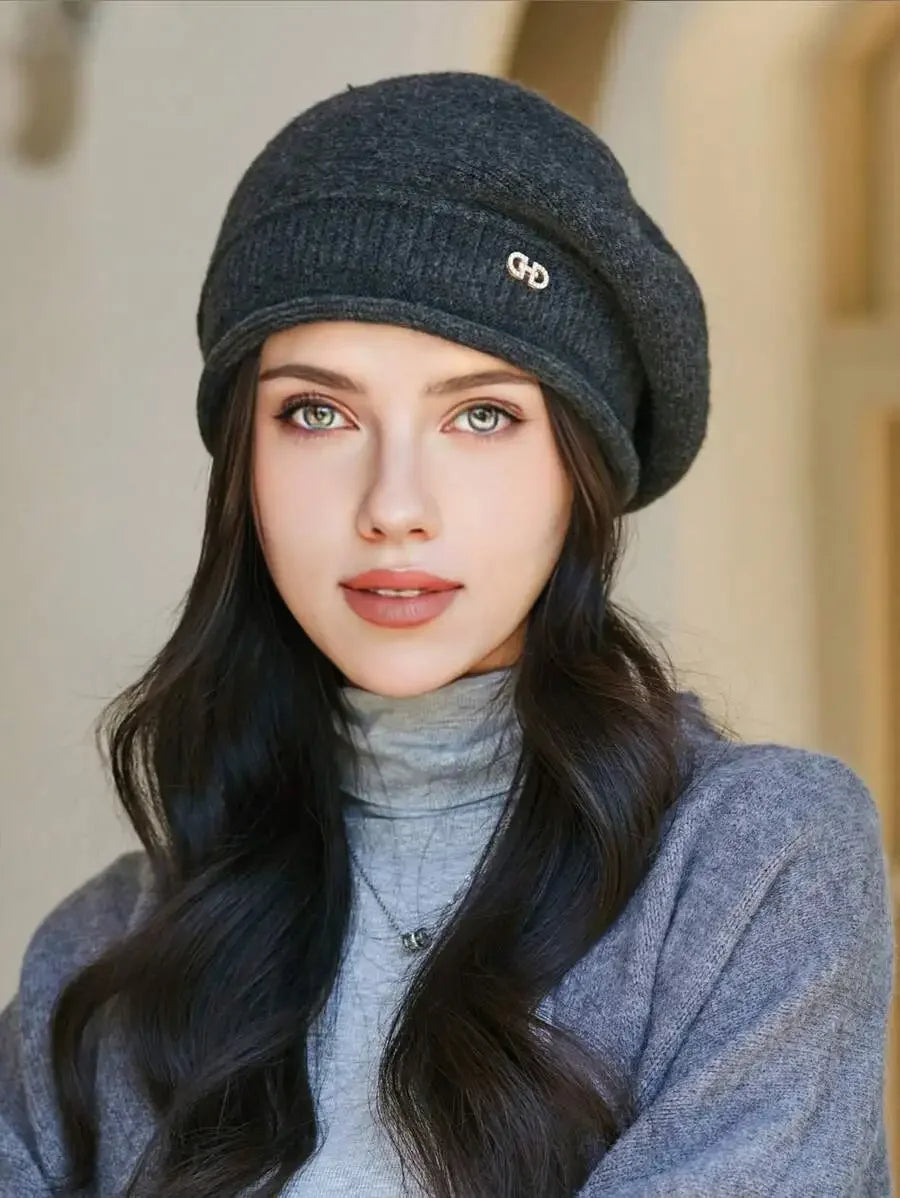 Autumn and winter fashionable women's hats, elegant berets, warm and windproof pile hats, comfortable and versatile