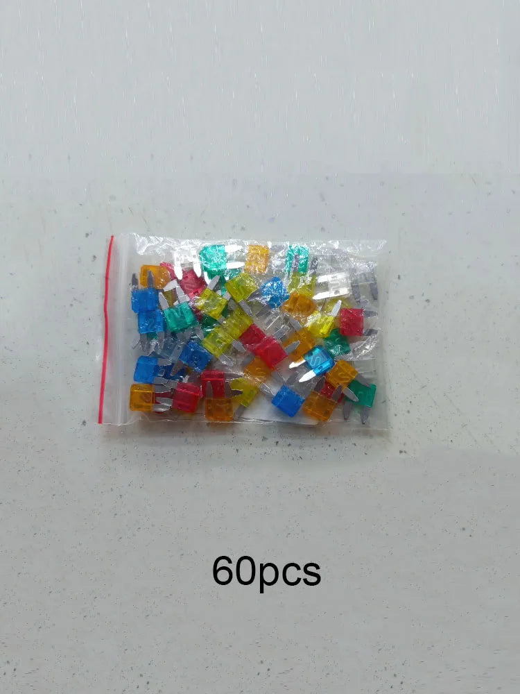 Fuse boxes come in various specifications, with 60 and 120PCS not having medium fuses, while 60PCS are packaged in bags