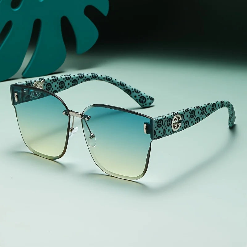 Luxury Womens Sunglasses Large Frame UV Resistant Gradient Lens Trendy High End Face Contouring Accessories