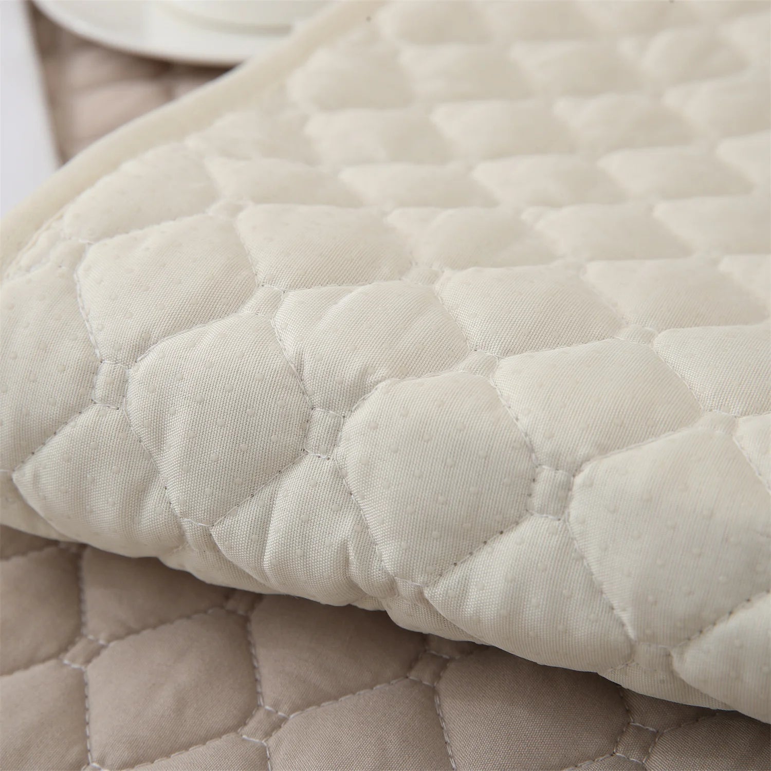 Quilted Sofa Cover Dogs Pets Kid Anti-Slip Couch Covers Anti-wear Slipcovers Furniture Protector Seat Cover