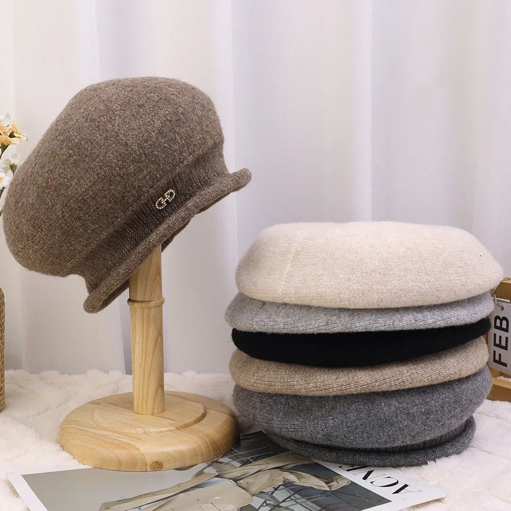 Autumn and winter fashionable women's hats, elegant berets, warm and windproof pile hats, comfortable and versatile