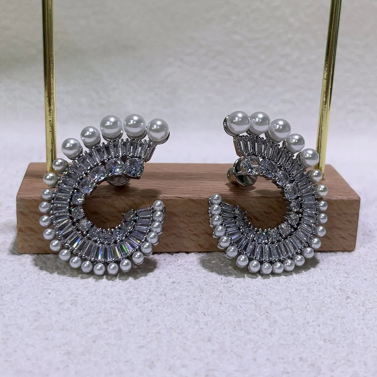 Pearl Earrings 2025 New Arrivals Fashionable Charms Wedding Jewelry Fine Gifts for Women Sparkling Exquisite Crystal Wholesale