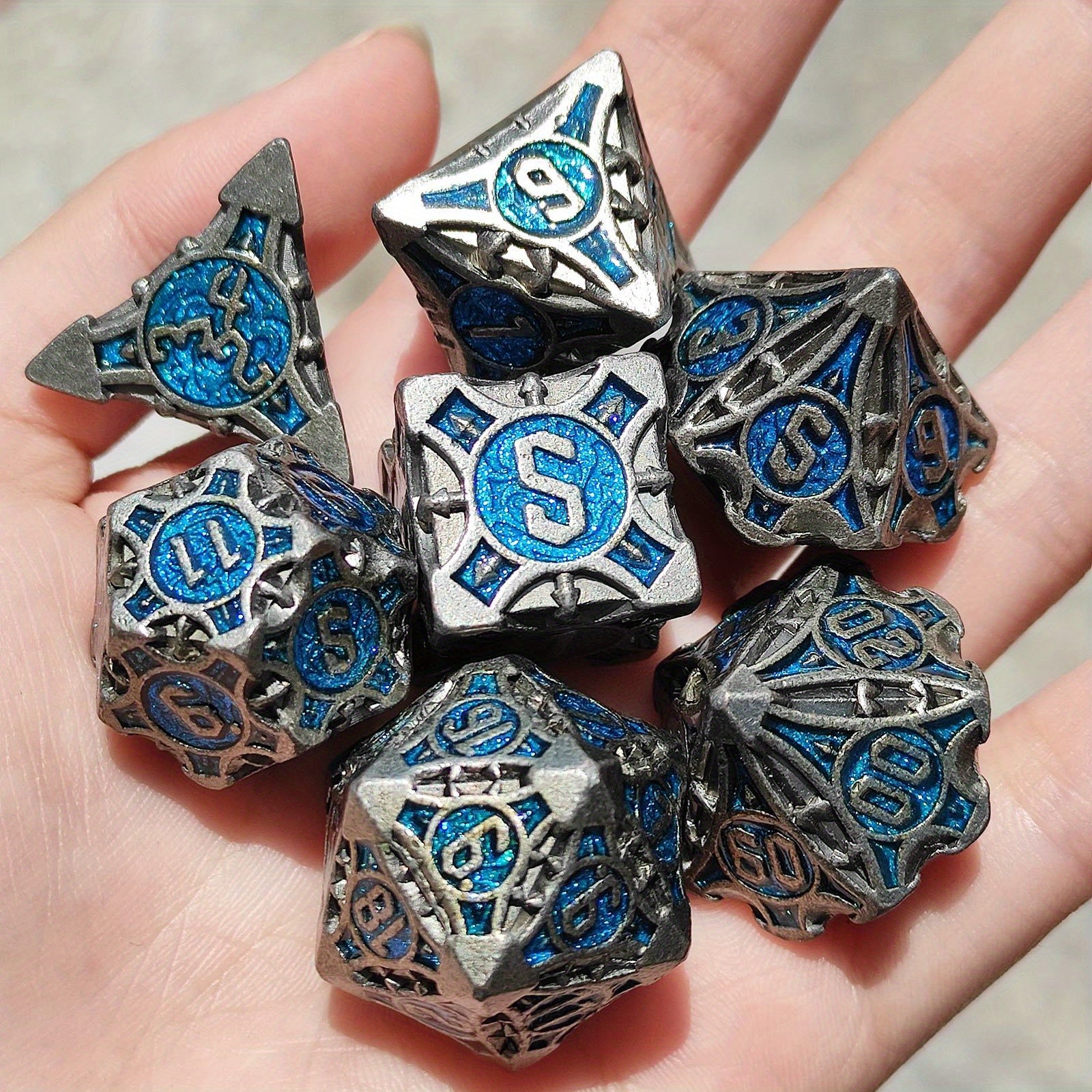 Metal Dice Set, 7 Die Metal Polyhedral Dice Set With Gift Metal Box And Golden Number For Metal Dice Set Christmas, Halloween, Thanksgiving Gift, gaming gift