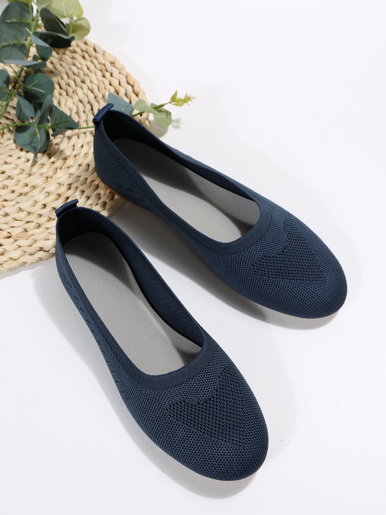 Four Seasons Large Size Women's Shoes New Breathable Casual Flat Soft Sole Comfortable Anti-slip Slip-on Lazy Shoes